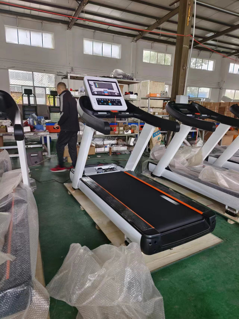Cinta de correr comercial LCD MND-CC47B | Funciones de entretenimiento mejoradas | APTITUD MND