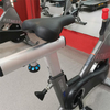 Bicicleta estática para gimnasio con estructura de acero MND-D12 | Impulsado por correa | APTITUD MND