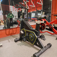 Bicicleta de spinning comercial con transmisión por correa, ciclo interior resistente, silenciosa y suave para uso en gimnasio MND-D04